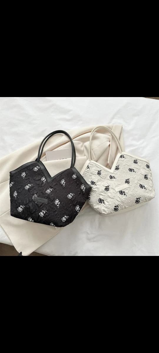 Sac à Main Élégant Motif Roses en Relief Vintage & Chic